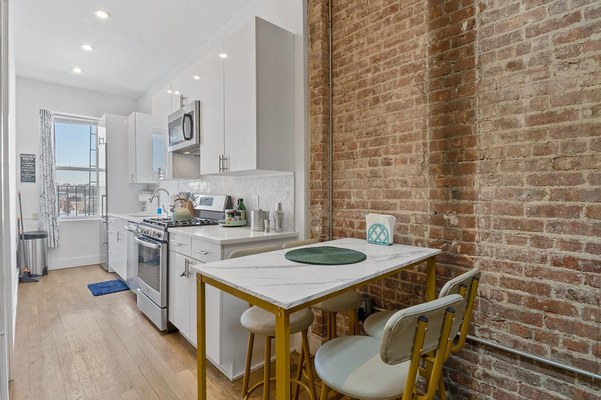 Chic Penthouse 15 Minutes From Nyc - Bus Stop At Doorstep Hoboken Esterno foto